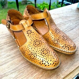 SPRING STEP AIRY WOMEN SANDALS  SZ USA Size 7M (butter soft)